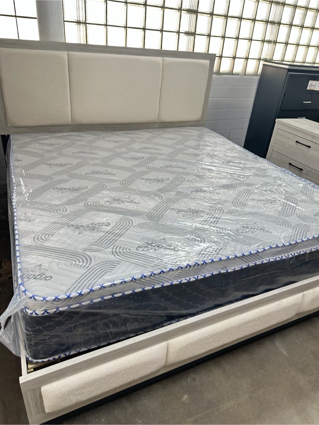 White wooden bedroom set ✨ - photo 3
