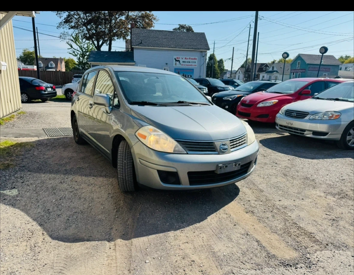 Nissan Versa Hatchback - photo 2