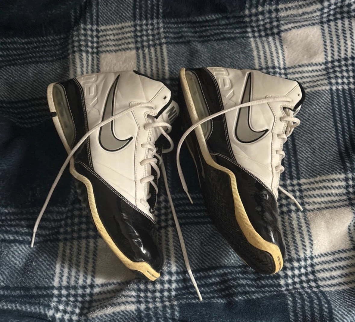Nike Air Basketball Shoes - photo 3