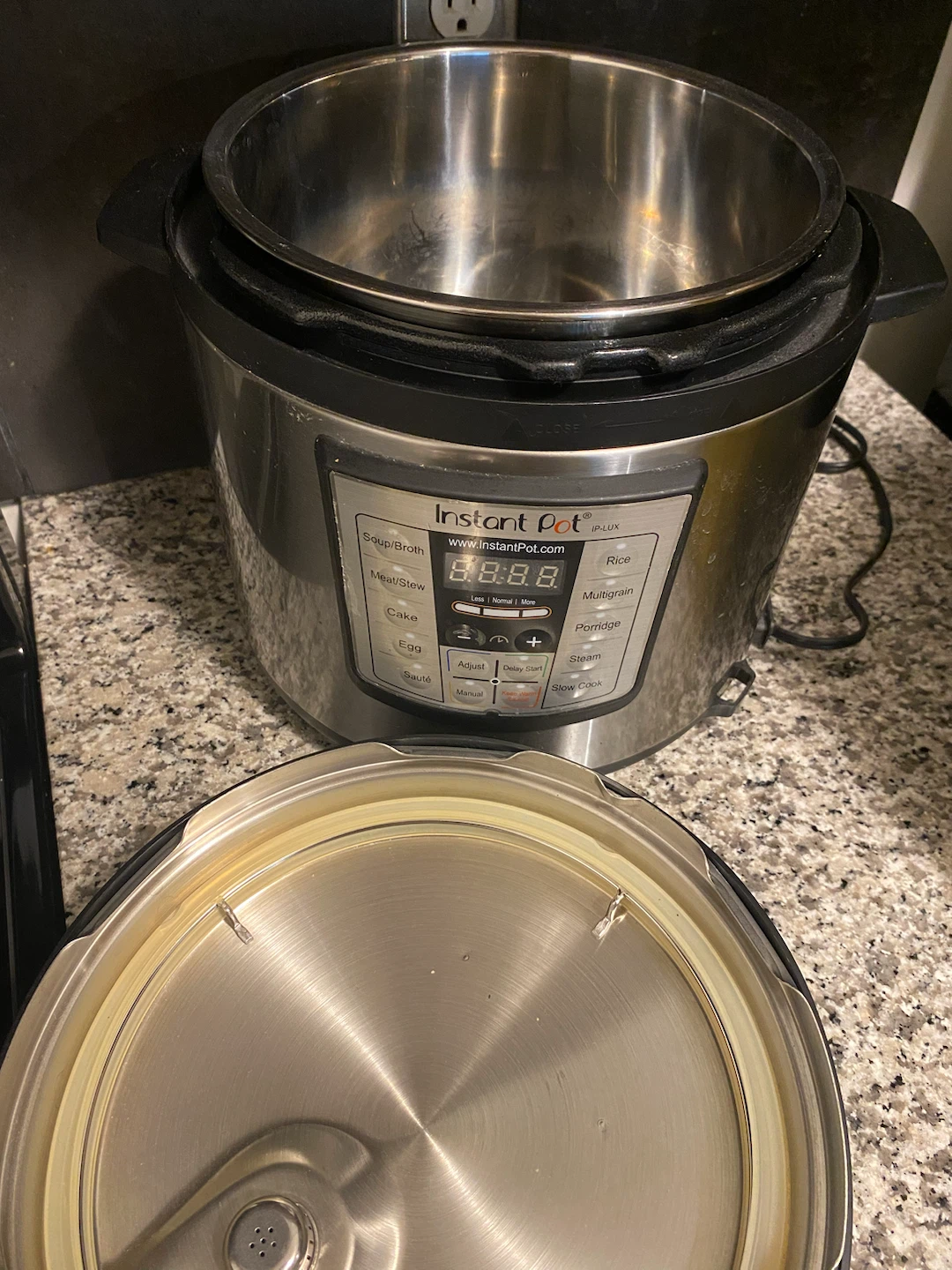 Instant Pot IP-LUX with Air Fryer set