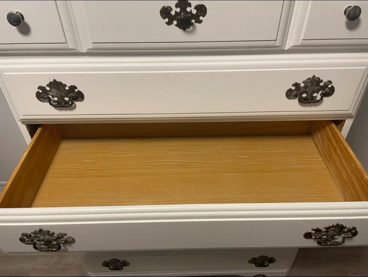 White Antique Dresser - photo 2
