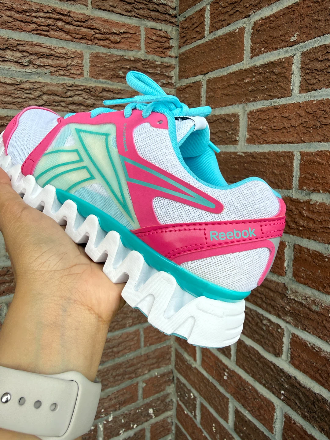 Reebok ZigQuick Fire Running Shoes for women size 6 - photo 2