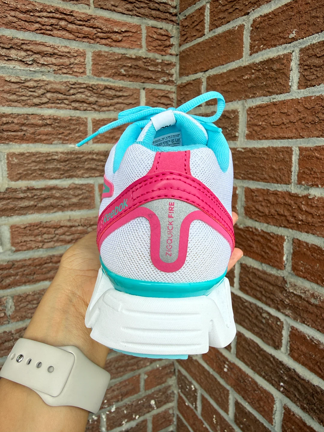 Reebok ZigQuick Fire Running Shoes for women size 6 - photo 3