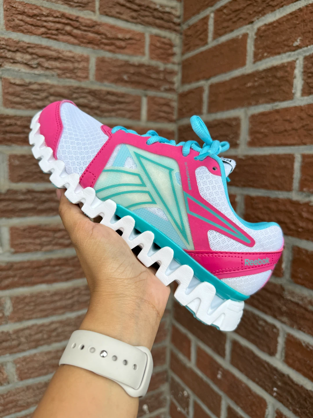 Reebok ZigQuick Fire Running Shoes for women size 6 - photo 4