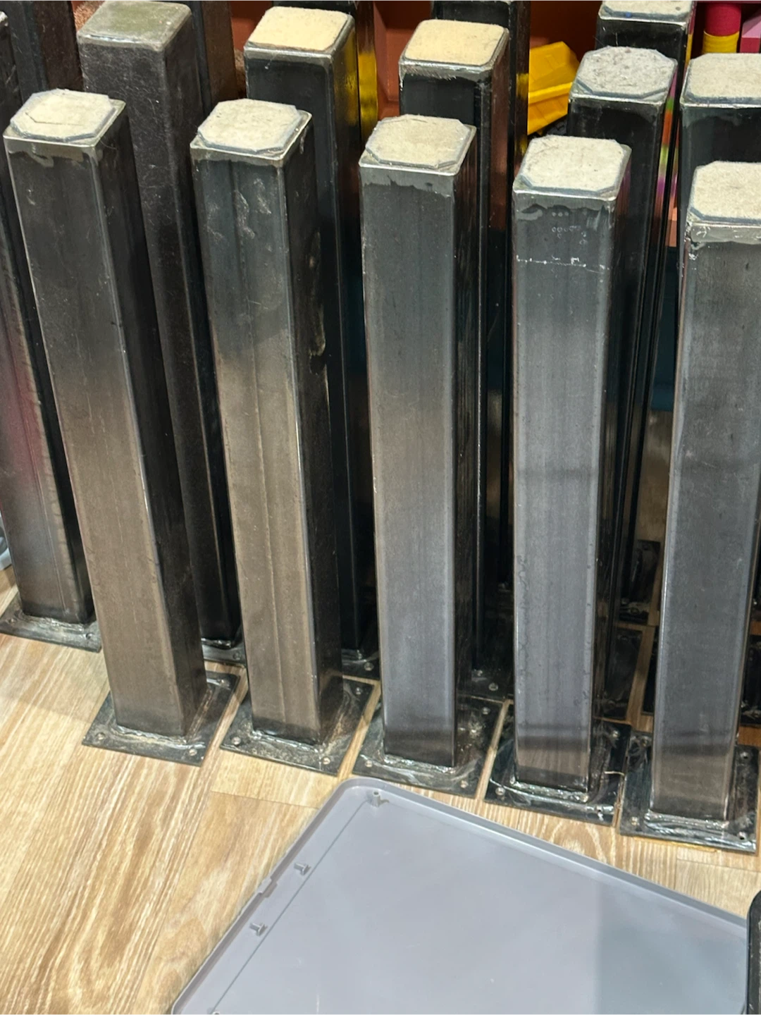 27” x 4 Metal table legs