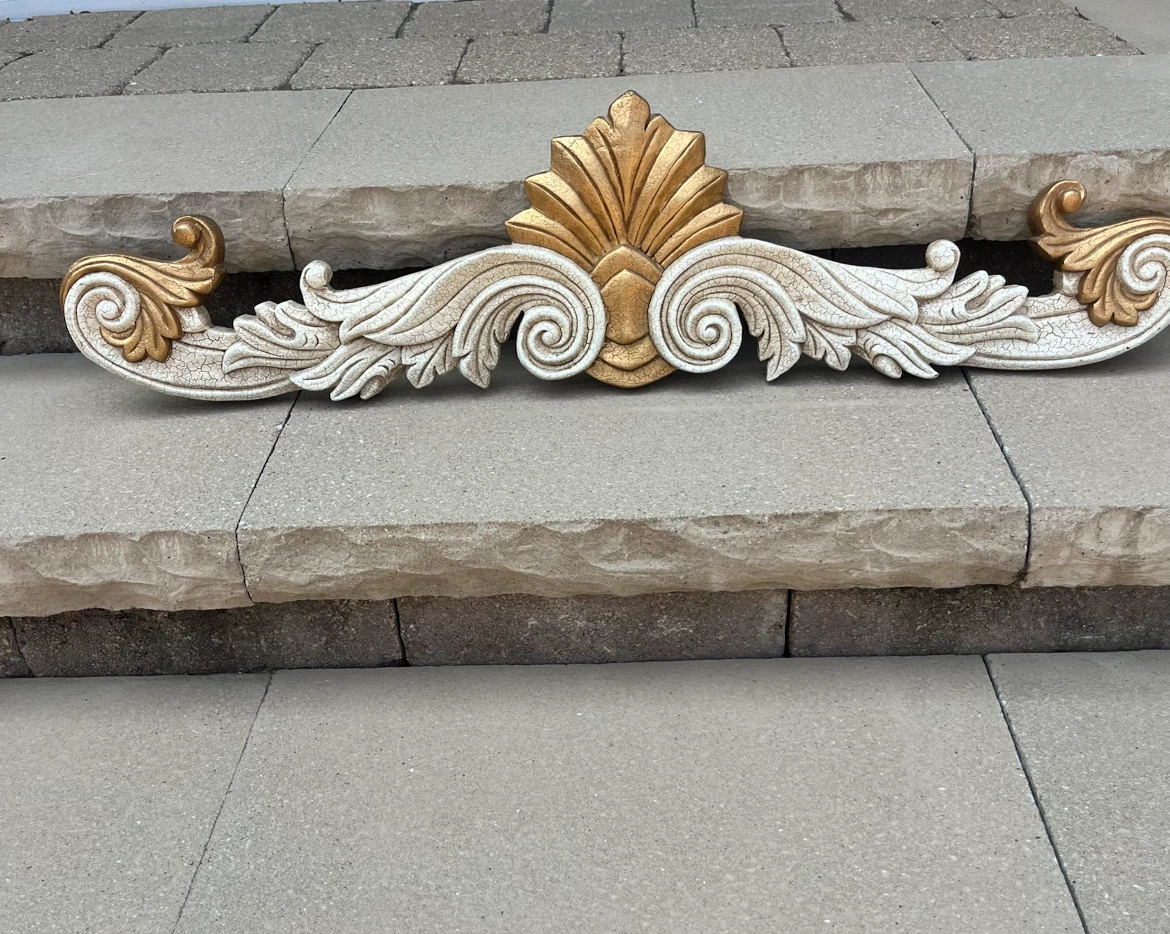 LOVELY ORNATE WALL DECOR