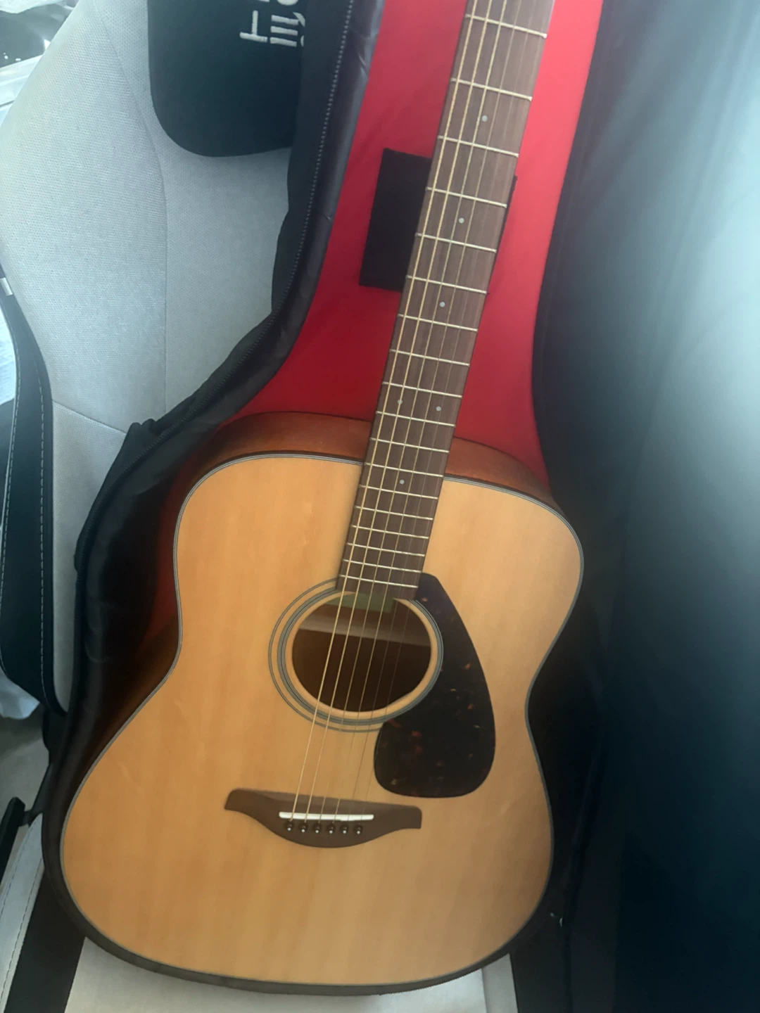 Yamaha FG800M Acoustic Guitar with Case