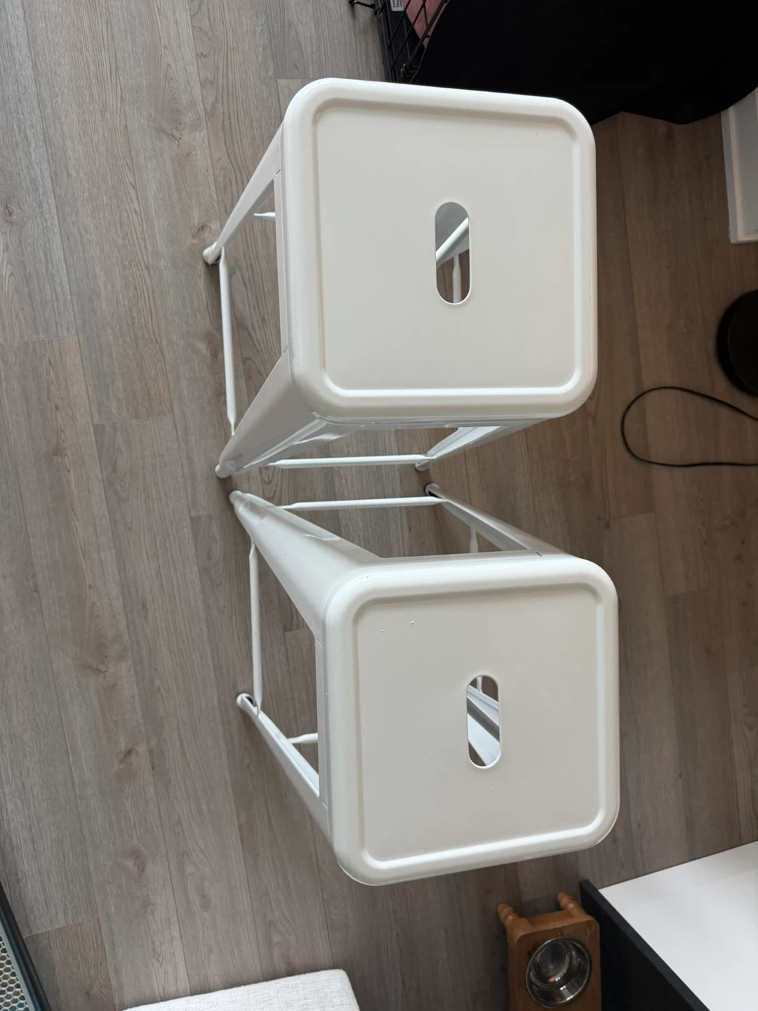 Set of 2 White Metal Bar Stools - photo 2