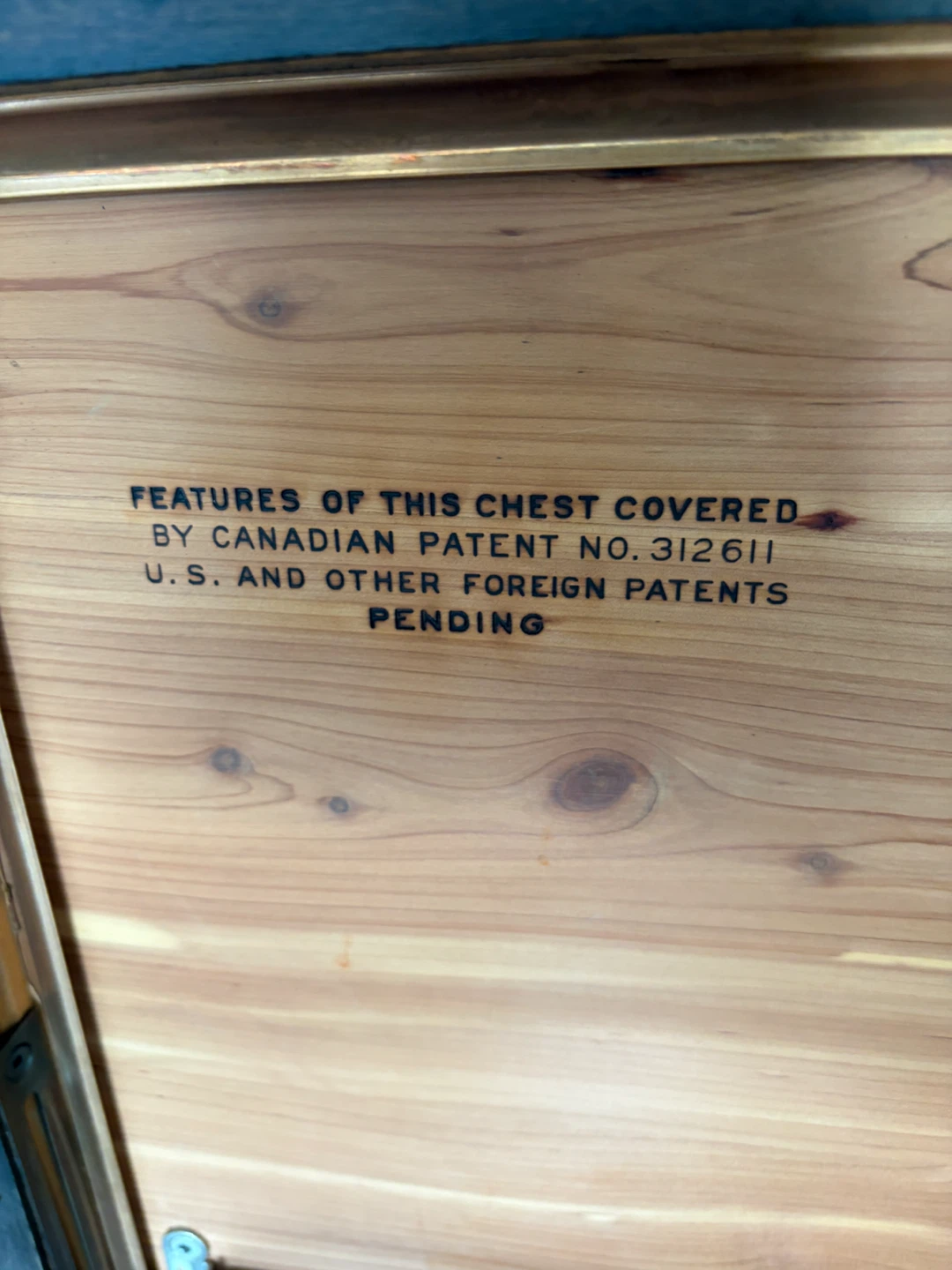 BARGAIN! $195 obo GREAT DIY project! Lane Cedar Chest - photo 3