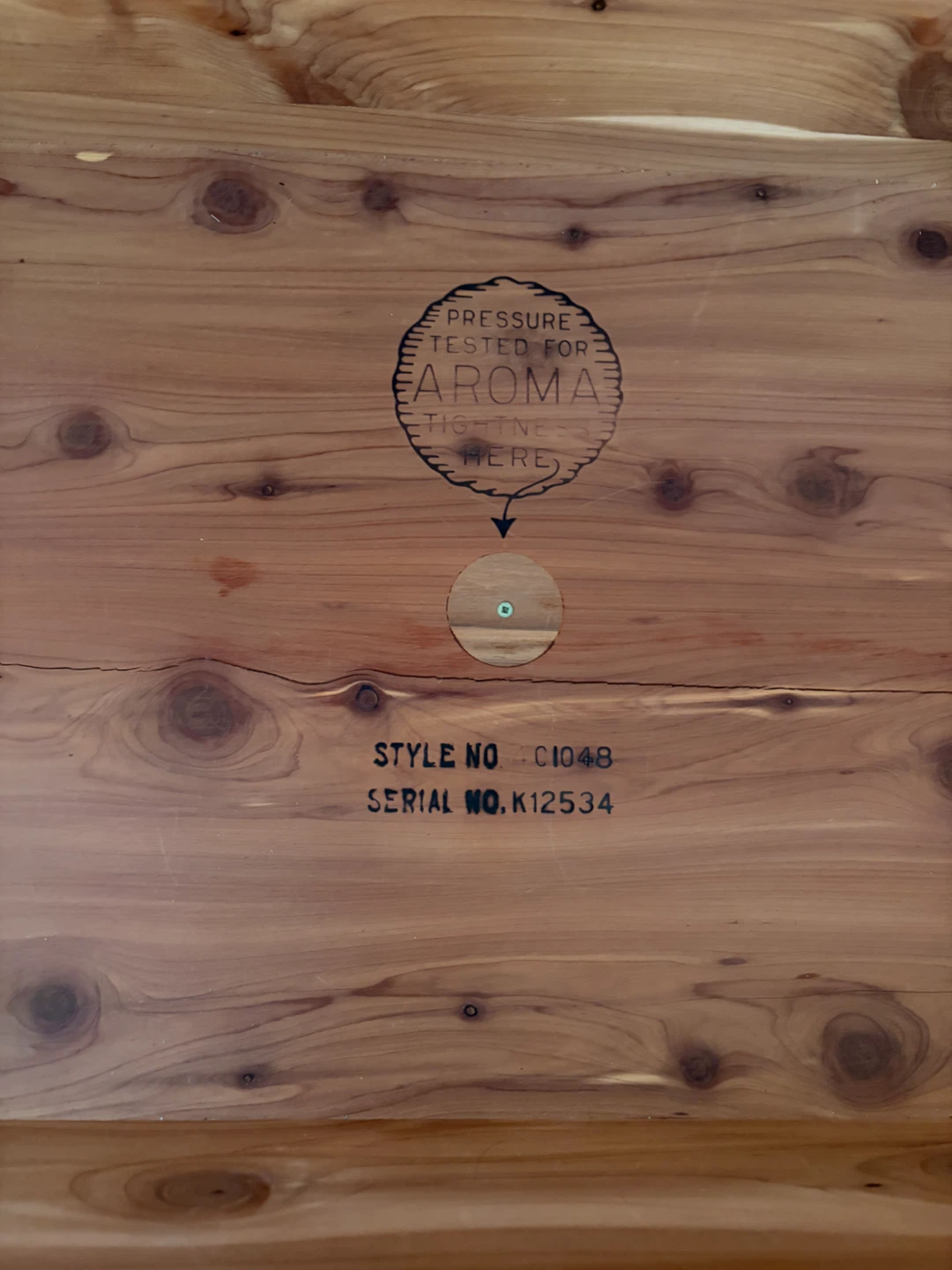 BARGAIN! $195 obo GREAT DIY project! Lane Cedar Chest - photo 5