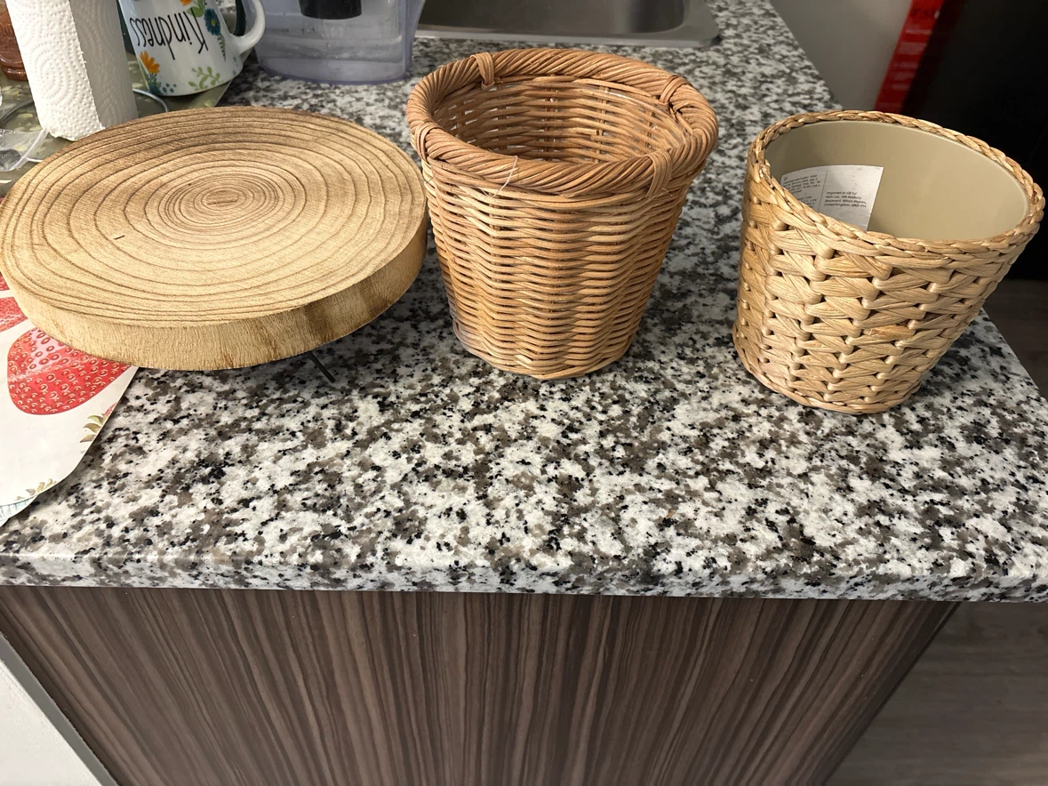 Wood Slice Cake Stand with Woven Baskets
