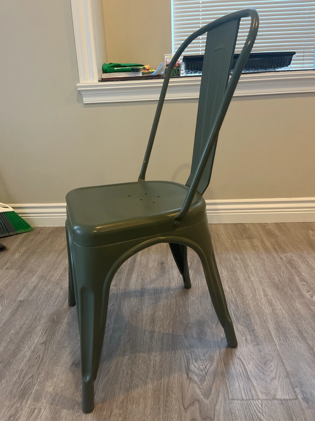 Outdoor metal chair x 4 - photo 2