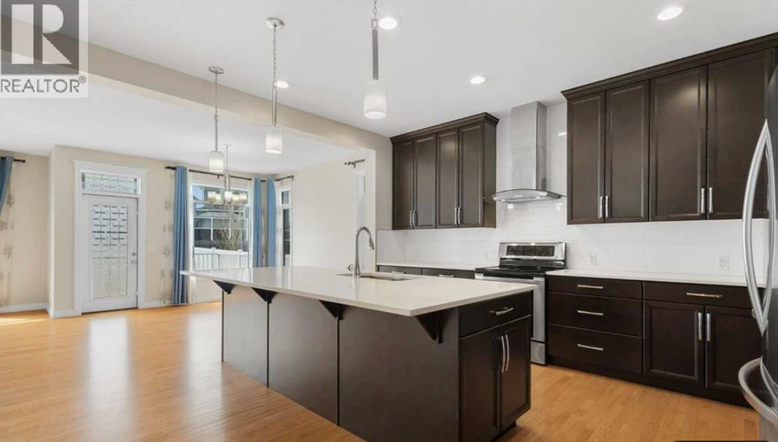 3-bed 4.5-bath house (2,600 sqft) for rent