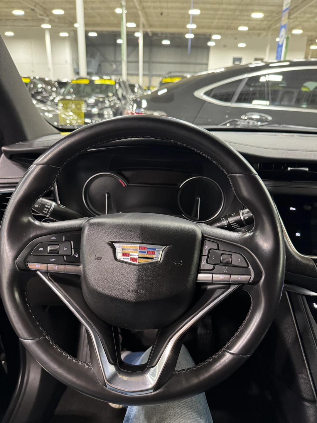 2023 Black Cadillac XT6 - photo 5