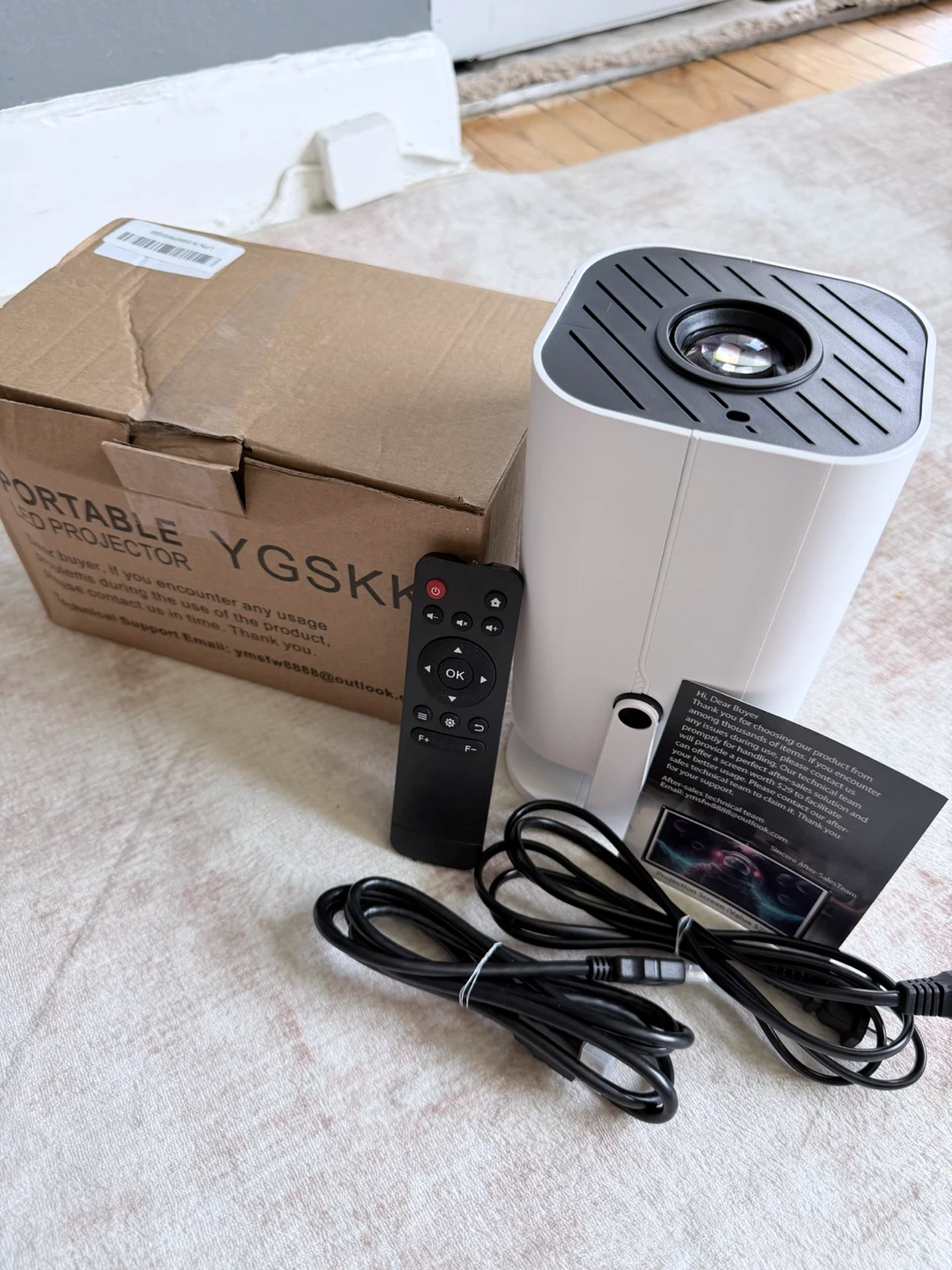 YGSKK Portable LED Projector with Remote - photo 2