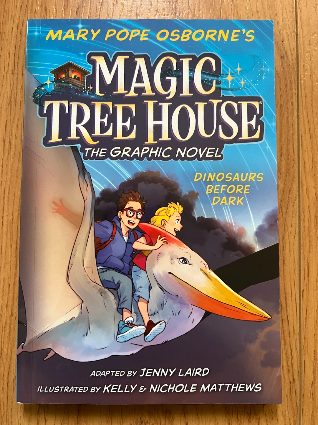 Magic Tree House: Dinosaurs Before Dark - The Graphic Novel