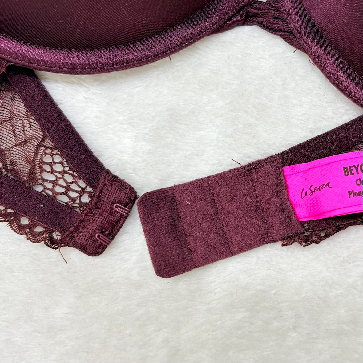 La Senza Beyond Sexy Classic Plunge Bra Lace Back Size 34C - photo 4