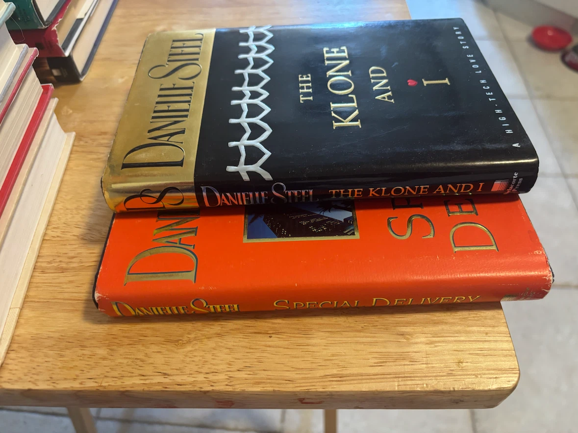 Lot of Danielle Steel Paperback Books - photo 3