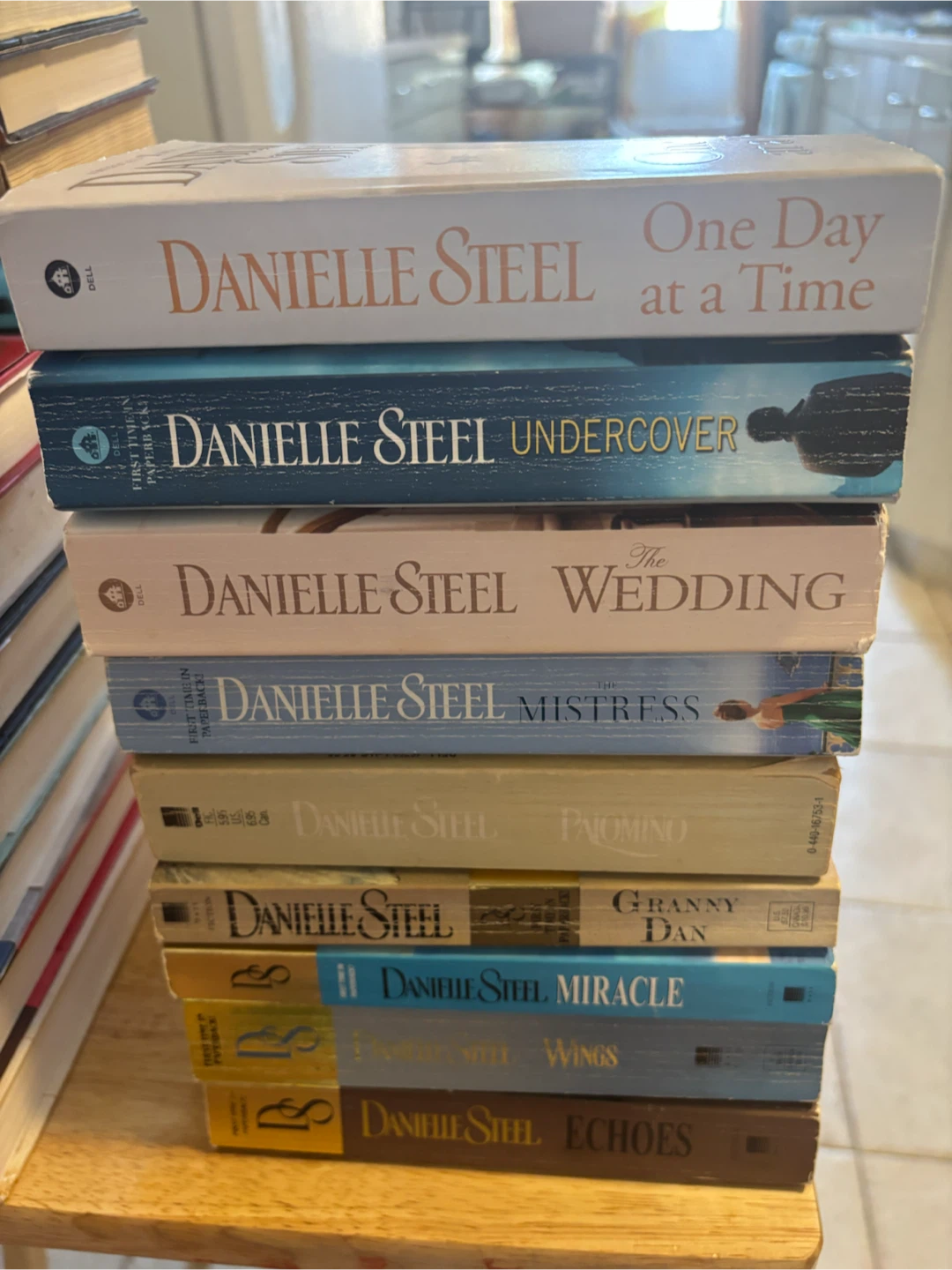 Lot of Danielle Steel Paperback Books - photo 5