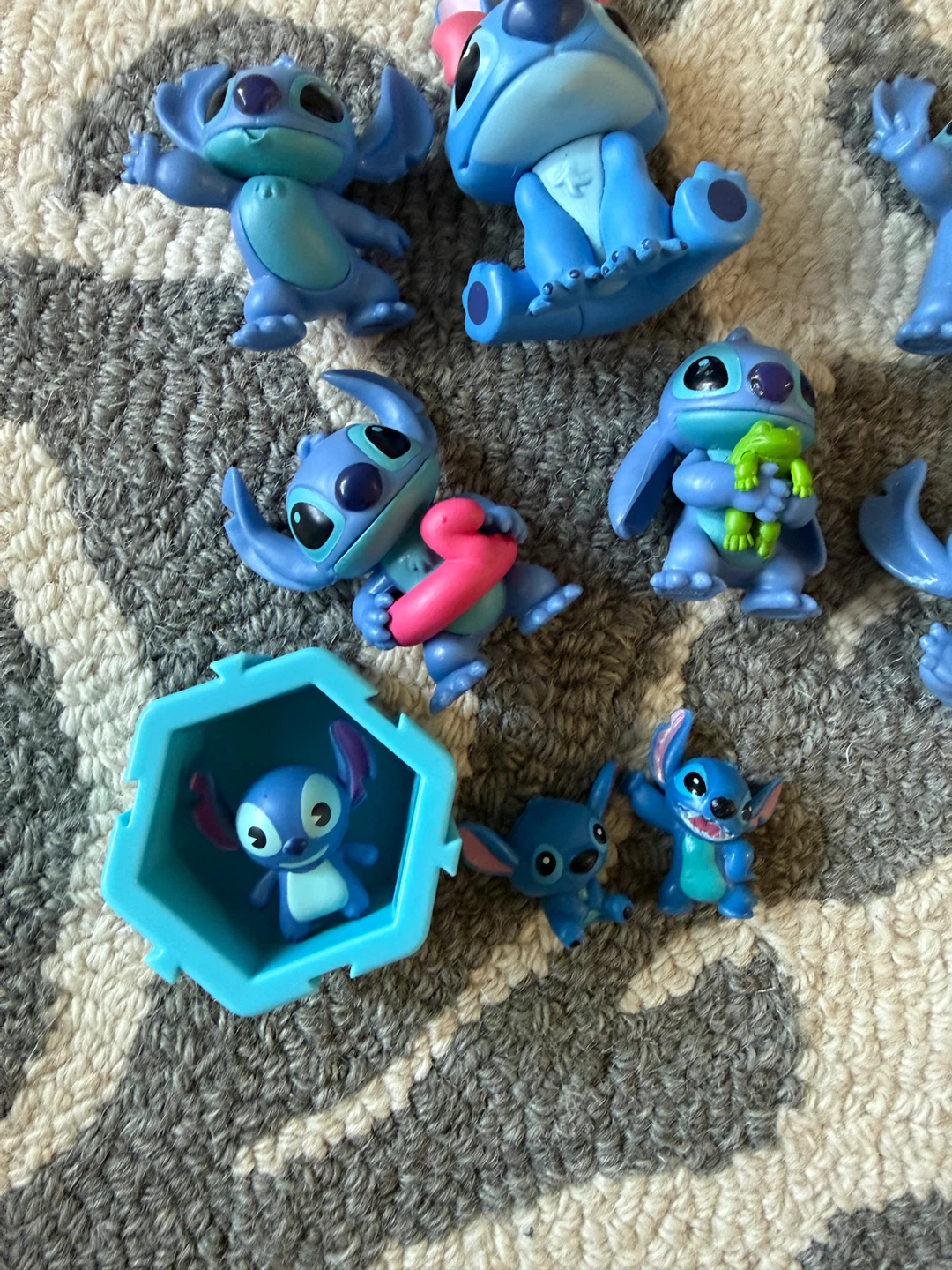 Disney Stitch Figurines Lot - photo 3