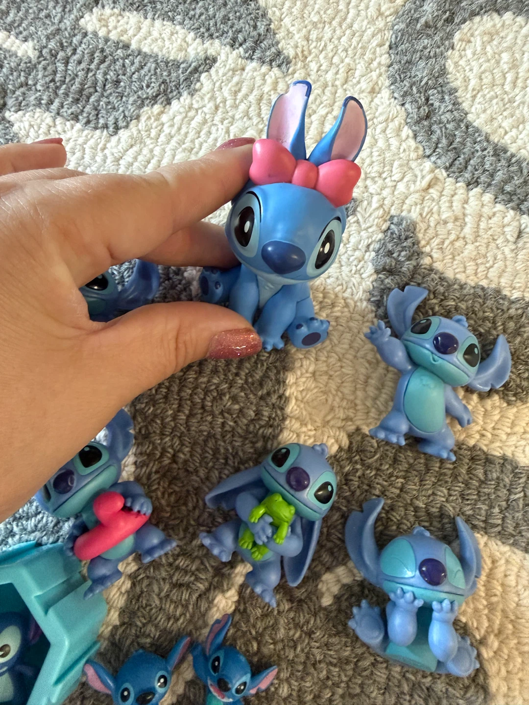 Disney Stitch Figurines Lot - photo 5