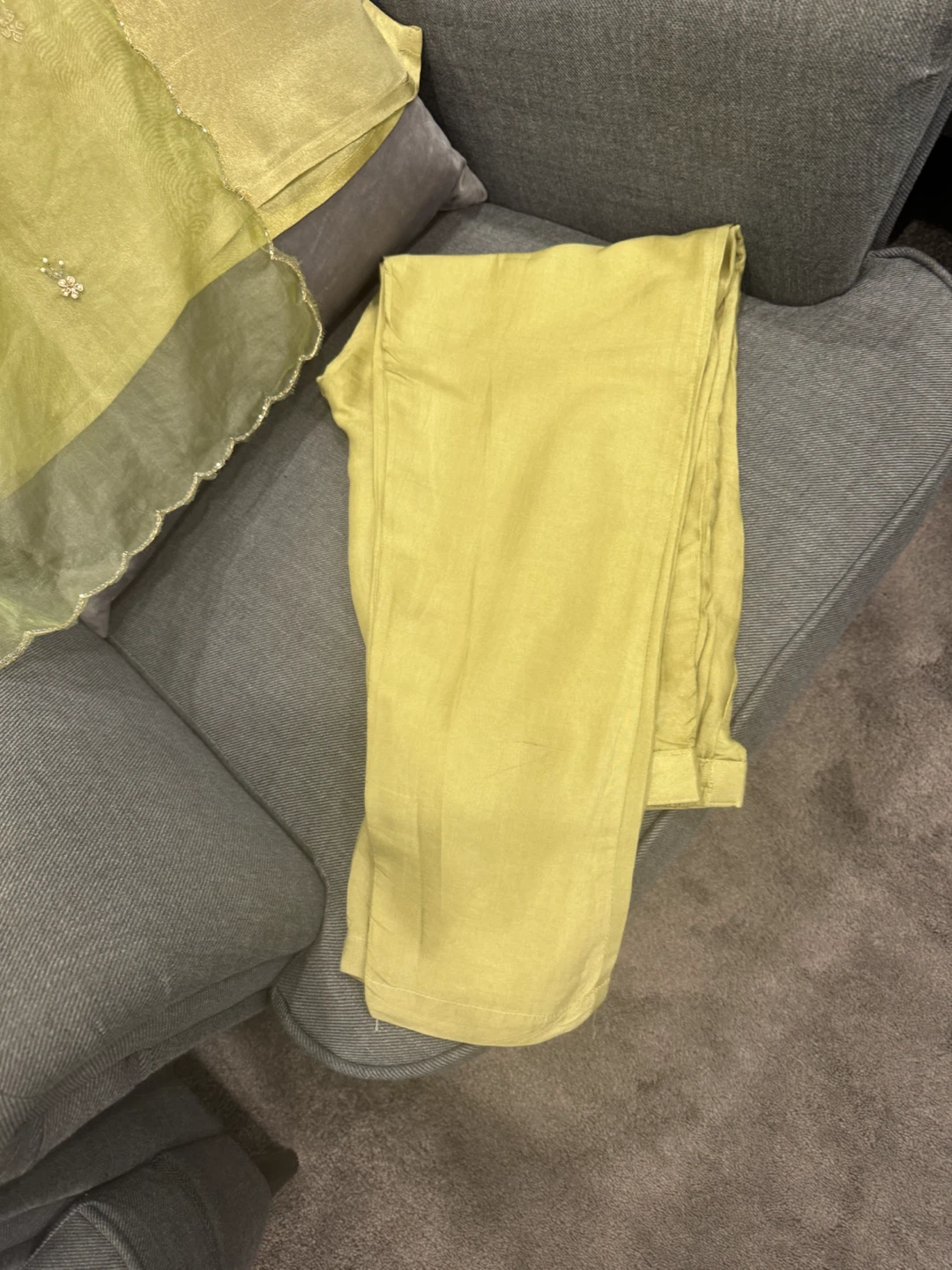 Brand new Pakistani suit  size small - photo 3