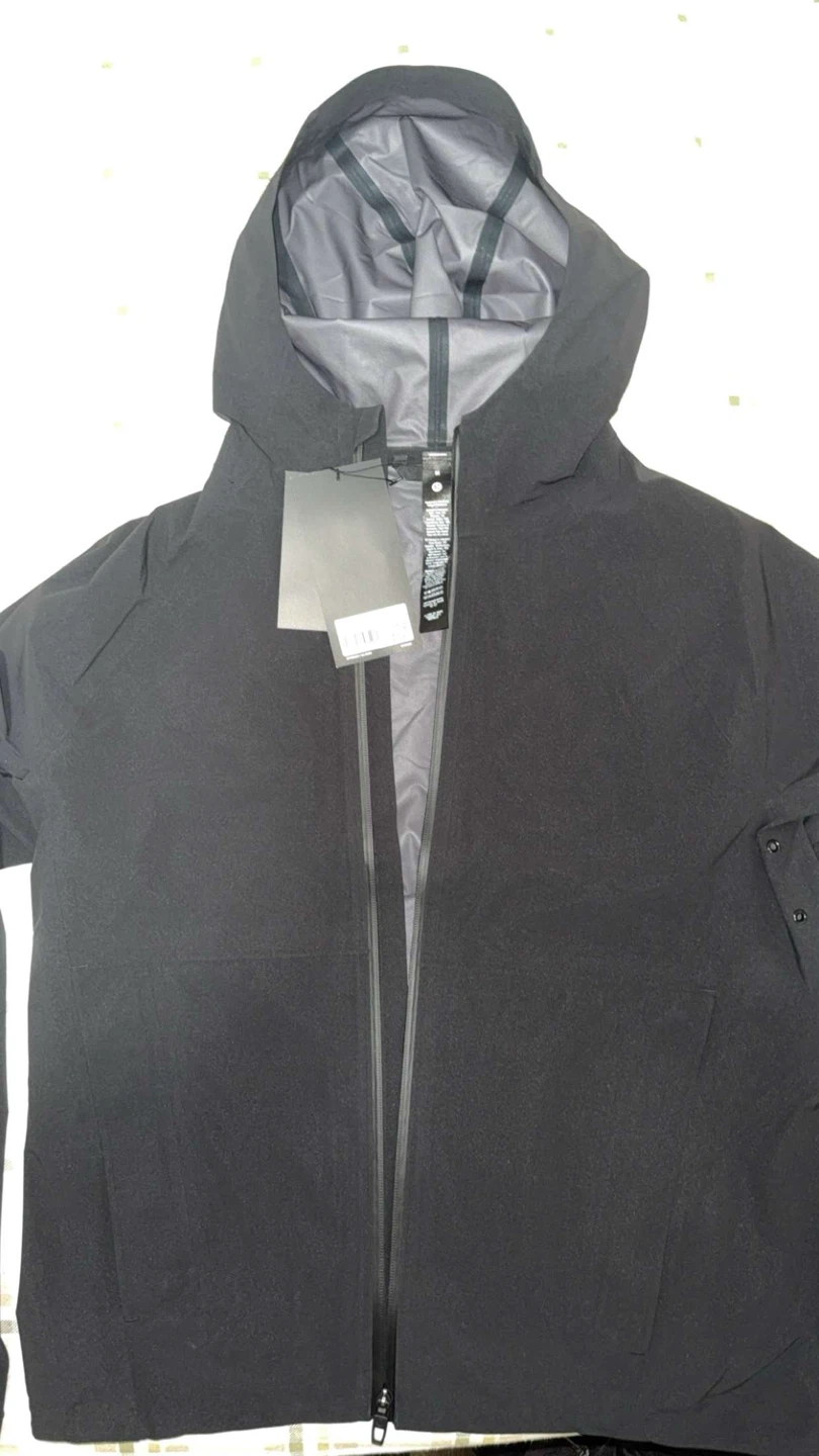 Lululemon Stretch Glyde Waterproof Jacket