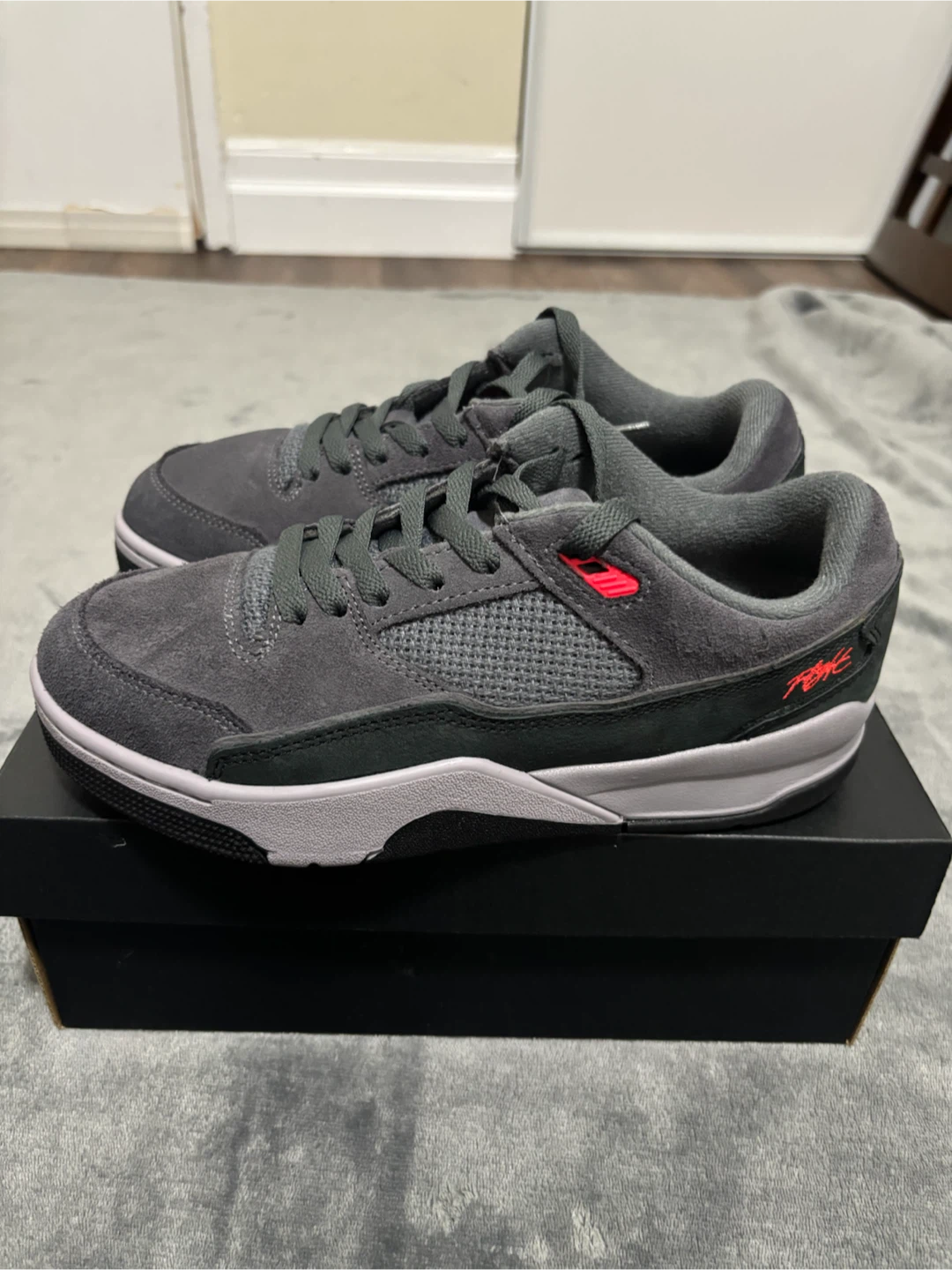 Jordan Flight Court 7Y Dark Grey/Infrared Black
