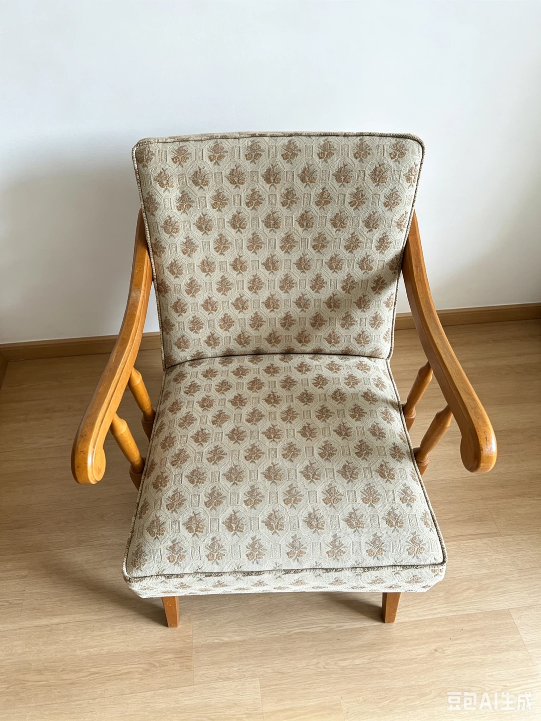 Vintage Comfortable Armchair - photo 2