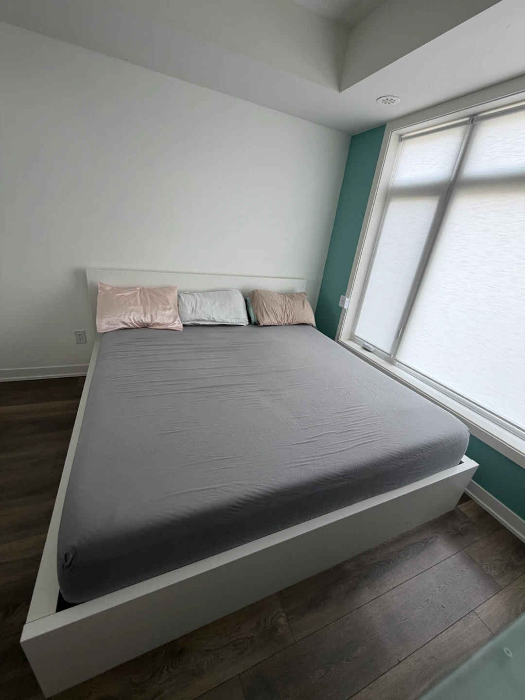King Size IKEA MALM Bed Frame + King Mattress (Great Condition) - photo 3