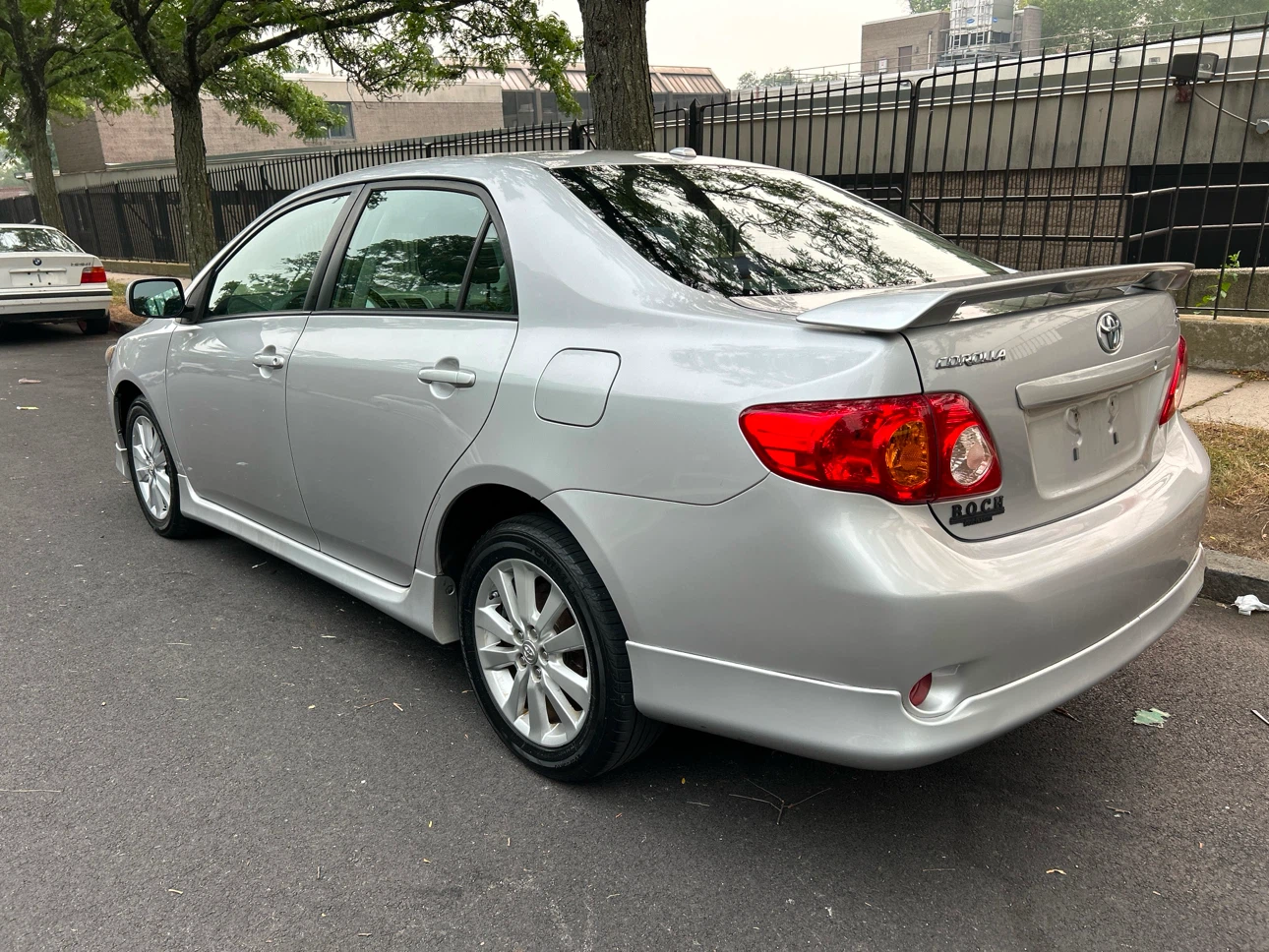 2010 Toyota Corolla S - photo 4