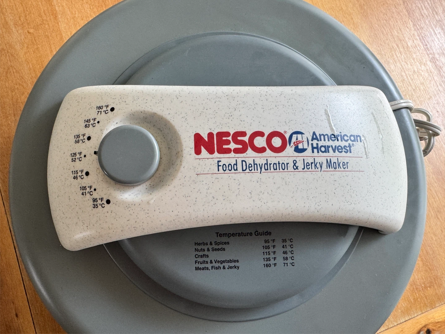 Nesco American Harvest Food Dehydrator & Jerky Maker - photo 2