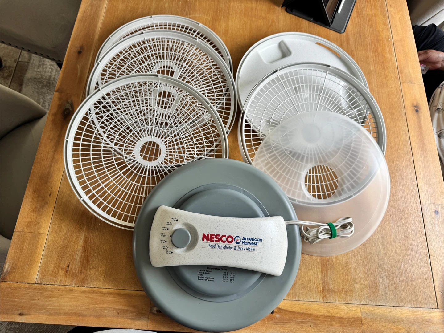 Nesco American Harvest Food Dehydrator & Jerky Maker - photo 3