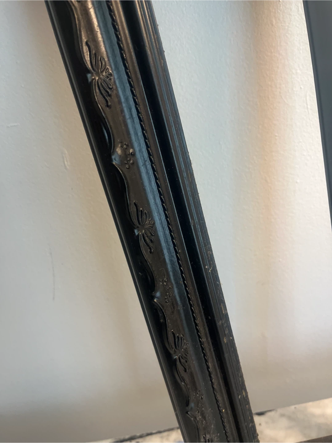 2 Black Picture Frames - photo 2