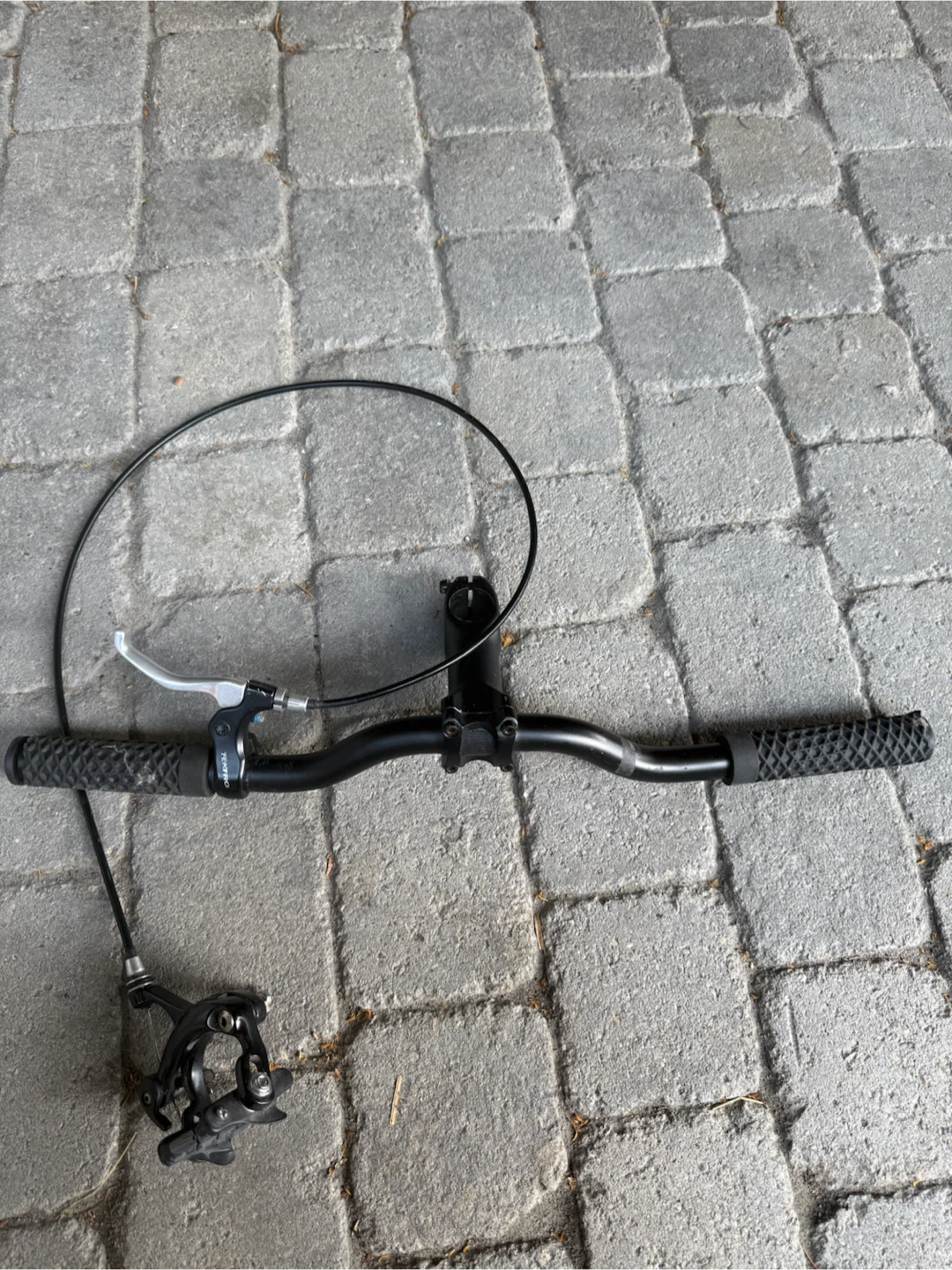 Tektro Bicycle Handlebar with Brake Lever and Caliper