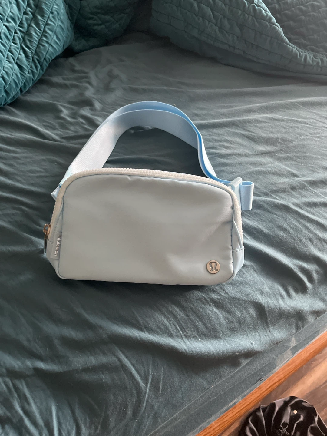 Lululemon Everywhere Belt Bag Light Blue