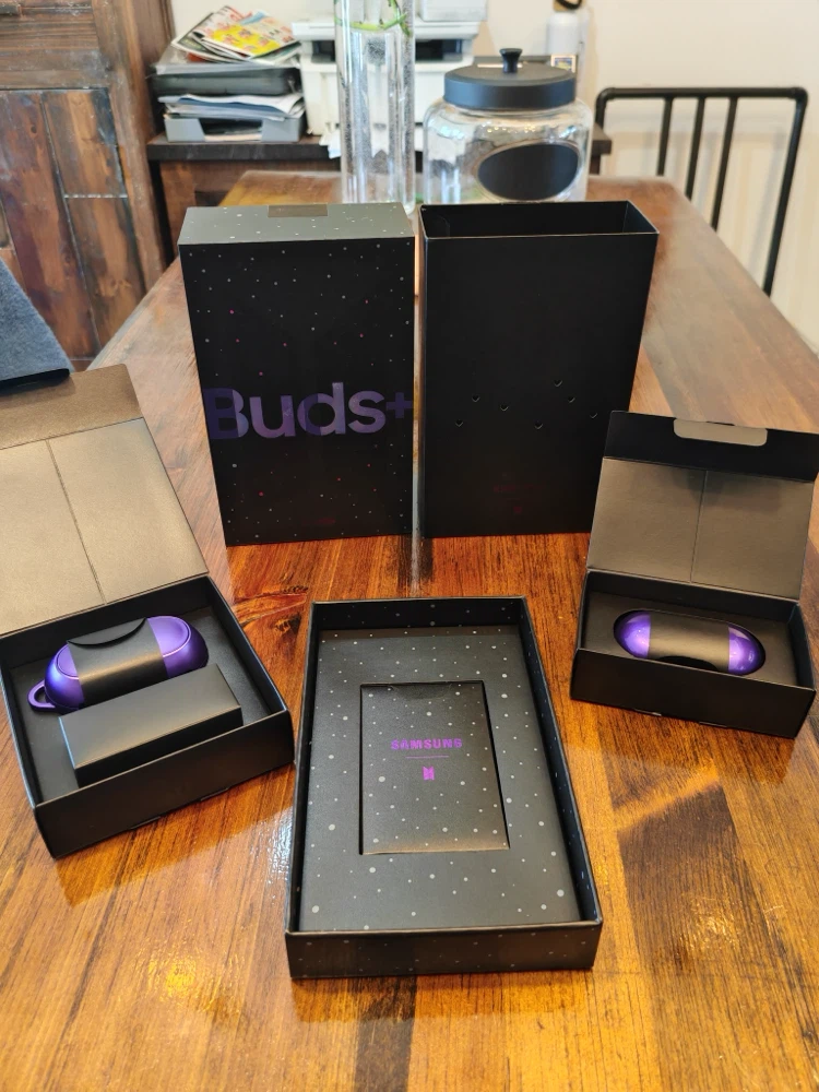 Samsung Galaxy Buds+ BTS Edition (Complete Set)