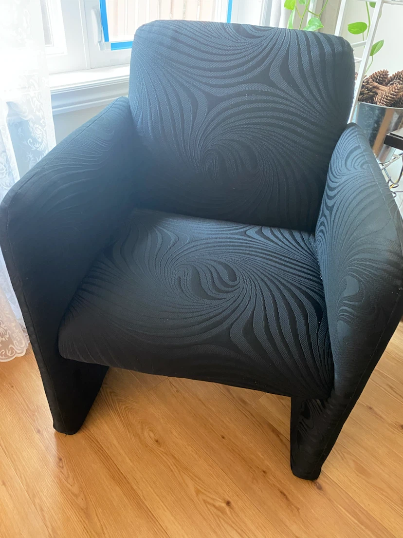 Black Armchair with Swirl Pattern - photo 2