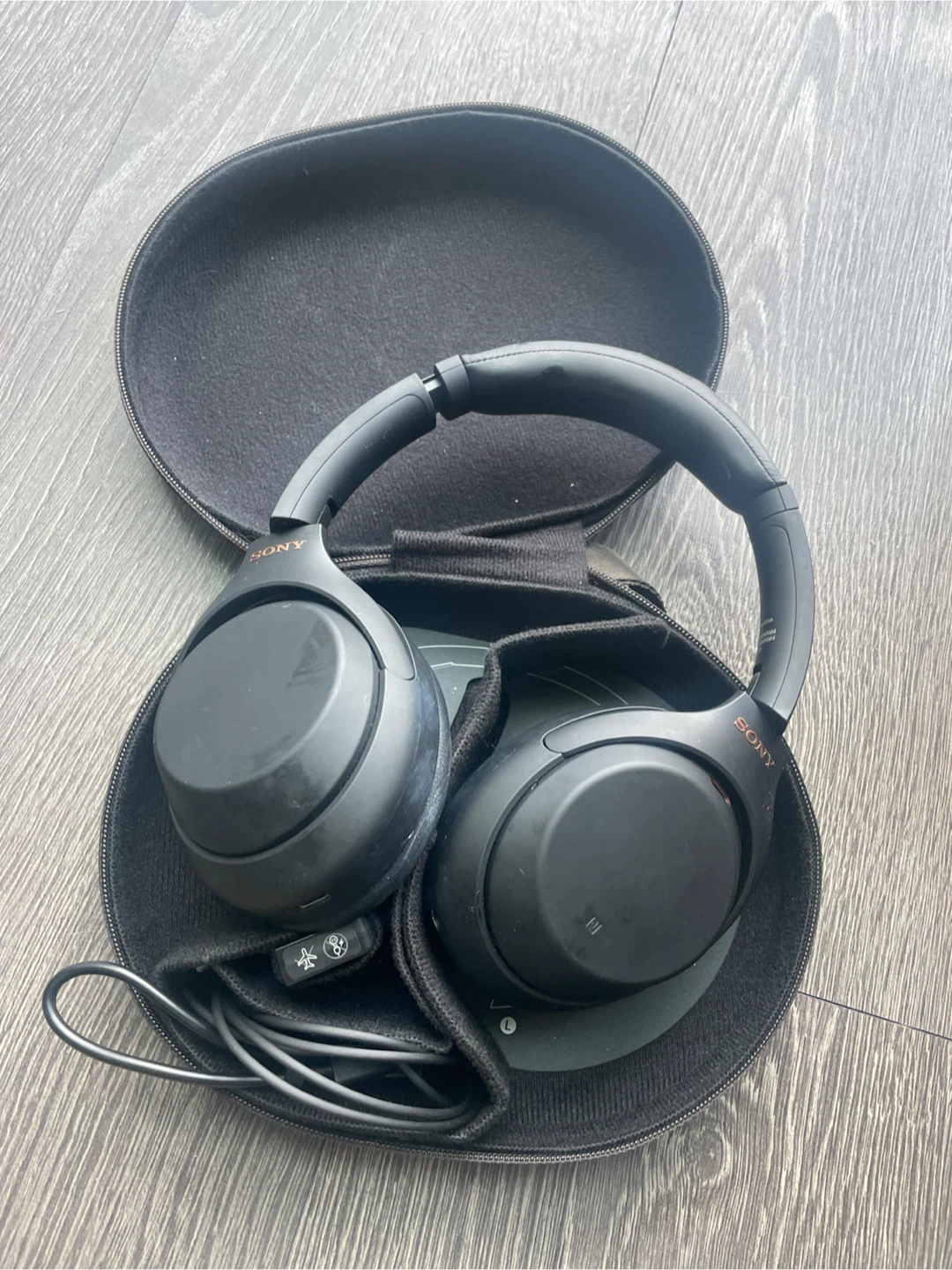Sony Wireless Noise Cancelling Headphones - photo 2