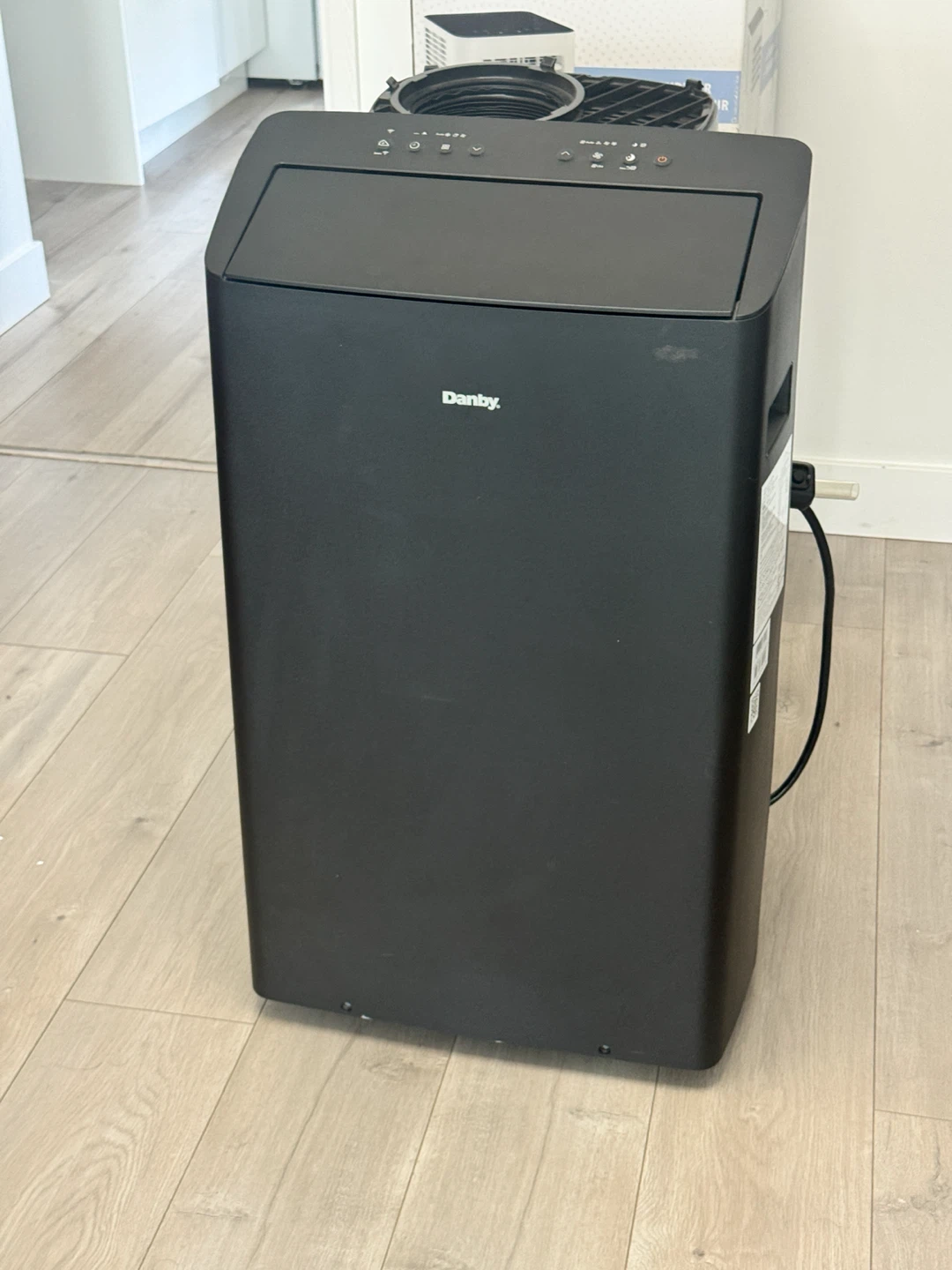 Danby Portable Air Conditioner 14000btu  - Black