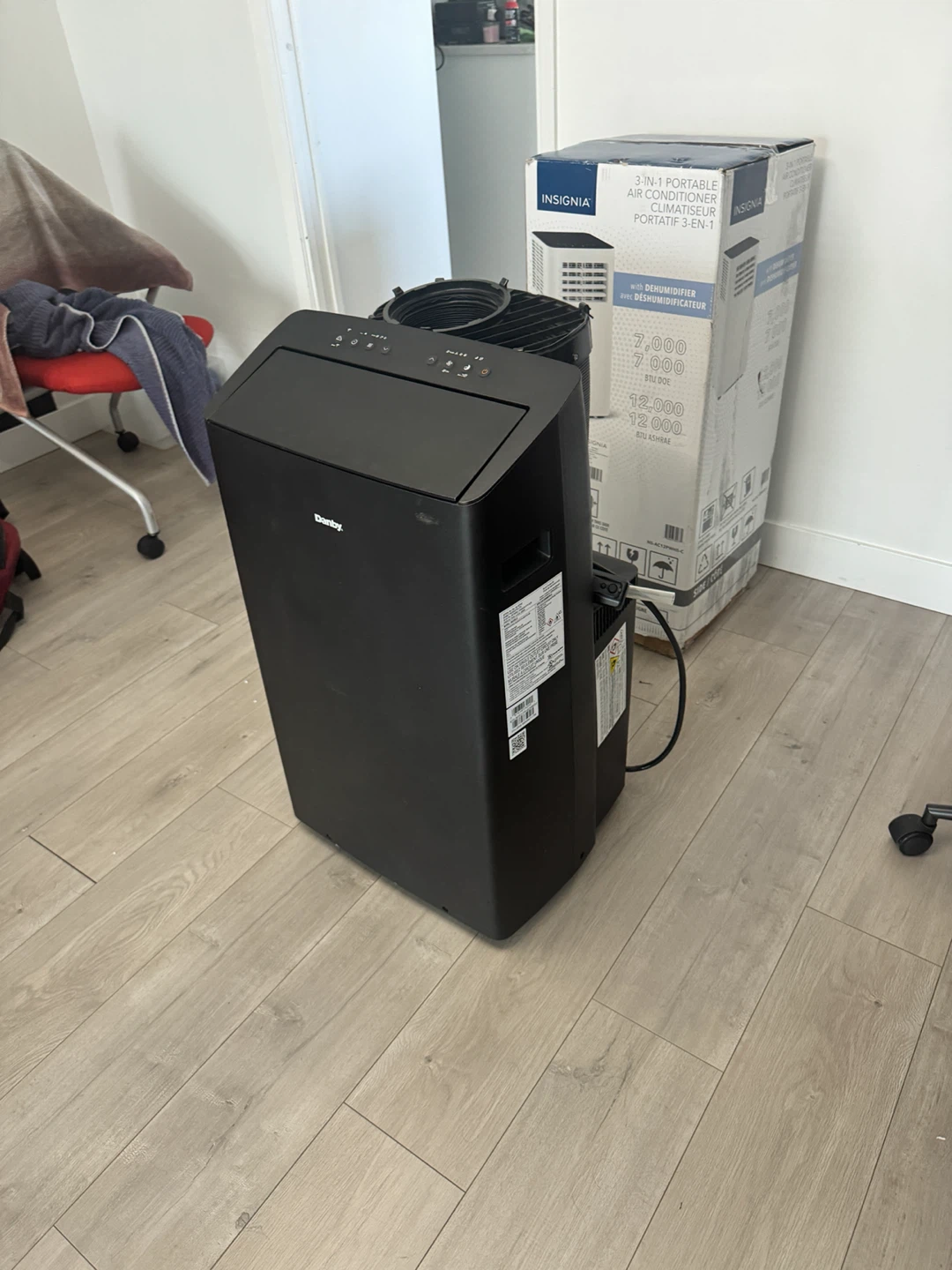 Danby Portable Air Conditioner 14000btu  - Black - photo 2