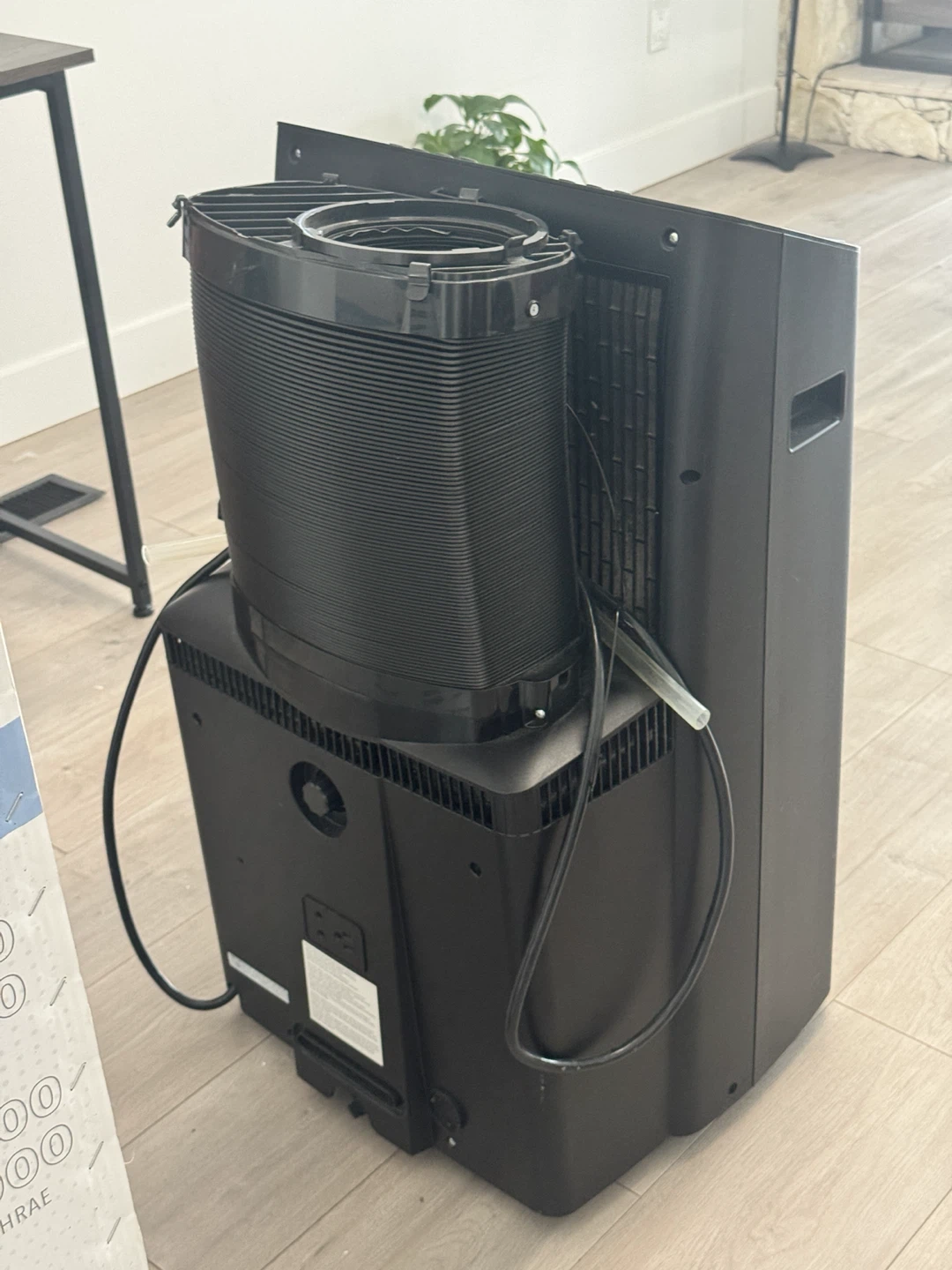 Danby Portable Air Conditioner 14000btu  - Black - photo 3