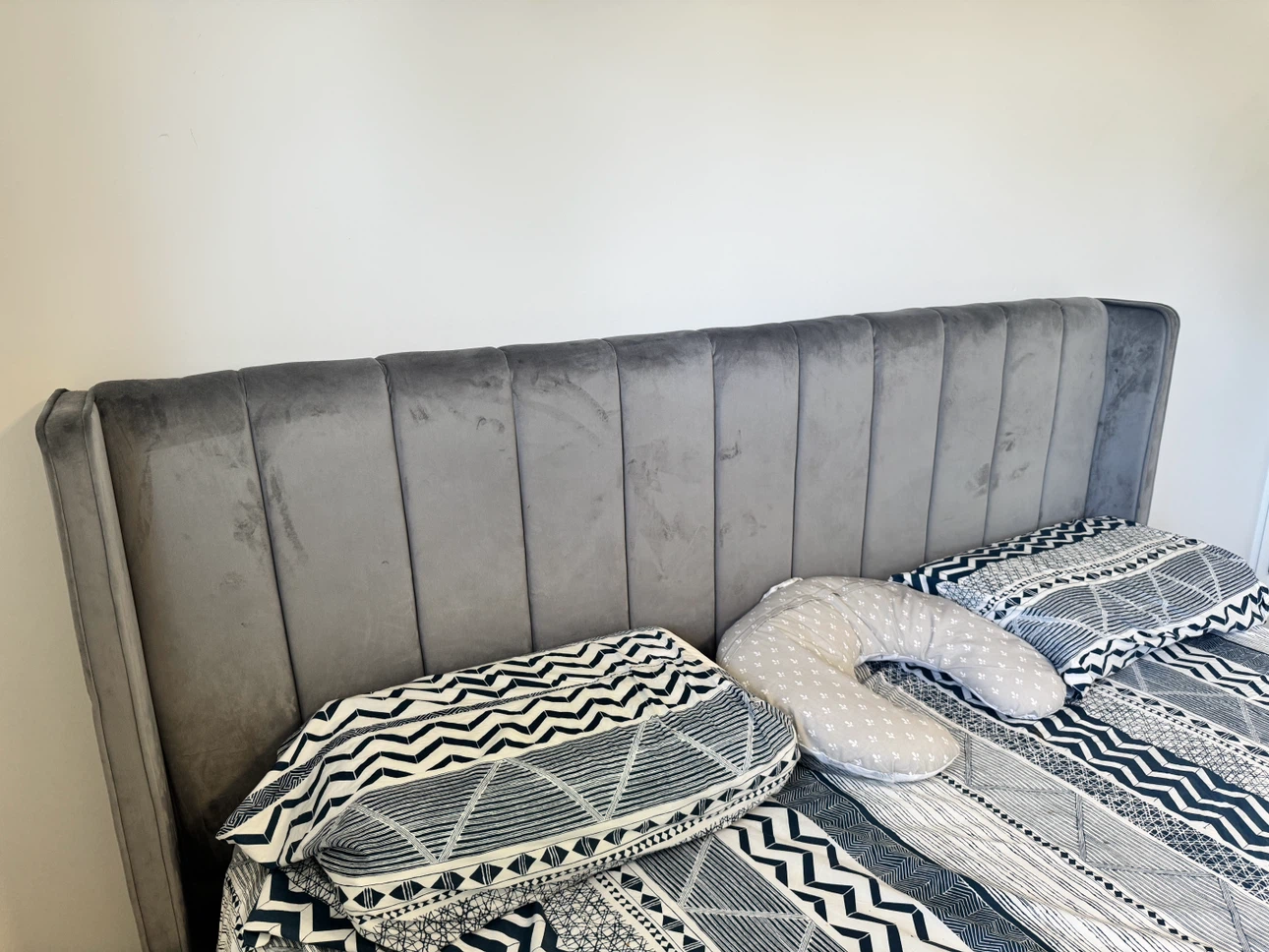 Grey Velvet Platform Bed Frame and Mattress - photo 4