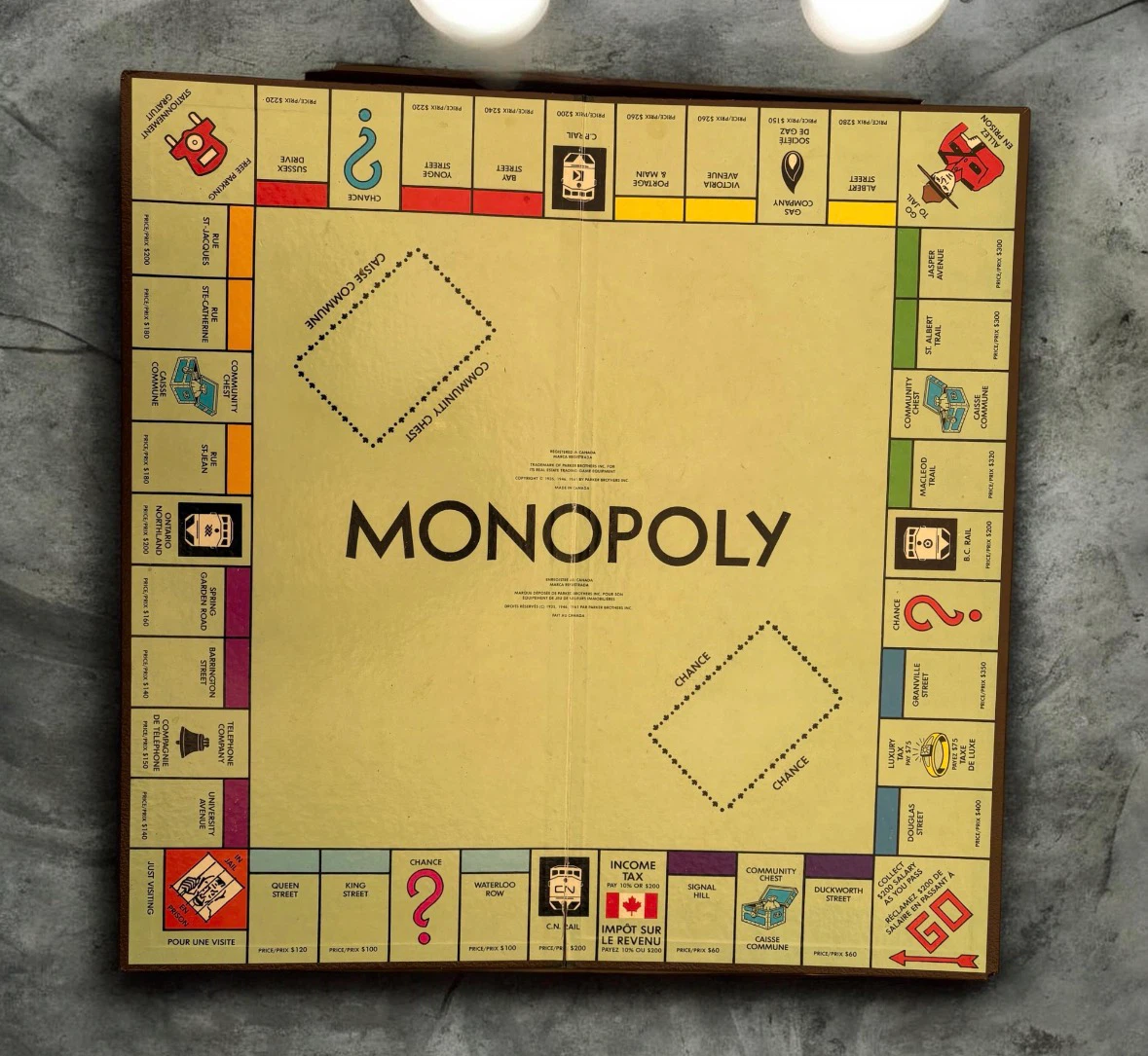 1982 Parker Brothers Canadian Edition Monopoly - photo 3