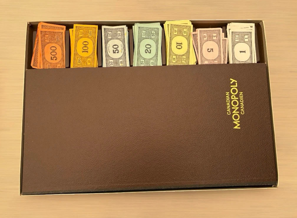 1982 Parker Brothers Canadian Edition Monopoly - photo 4