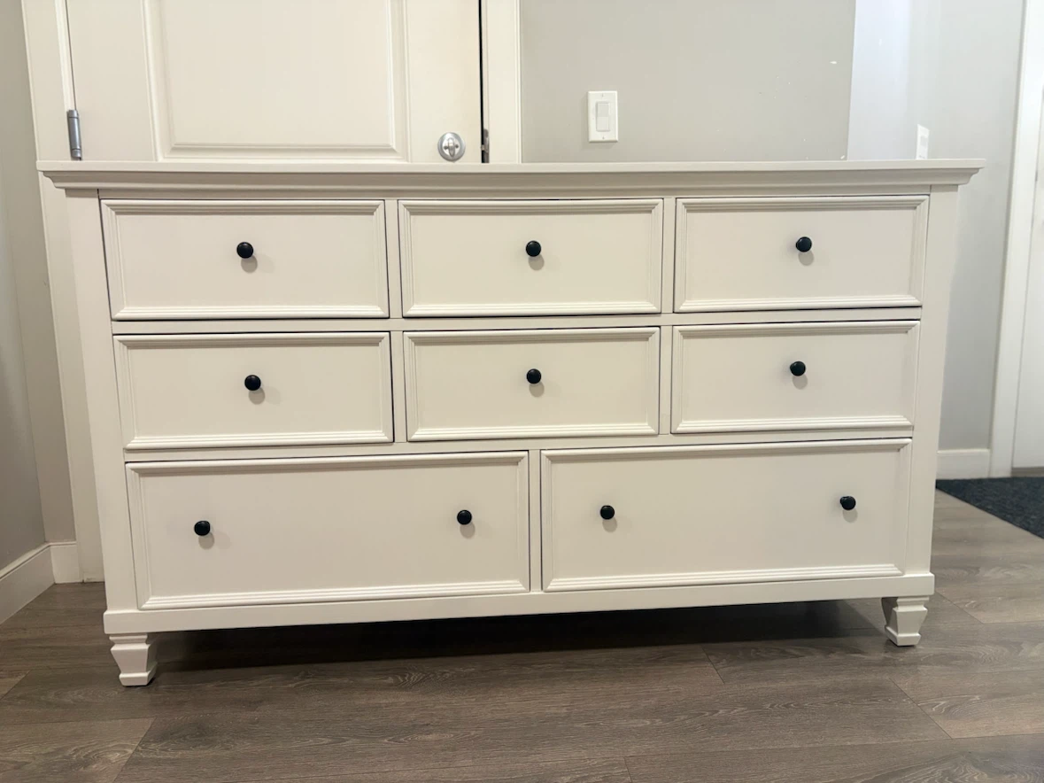 White 8 -Drawer Dresser