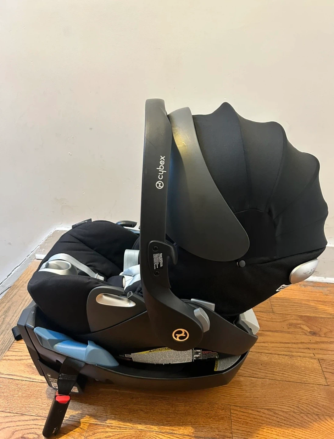 Cybex Cloud Q infant car seat with base