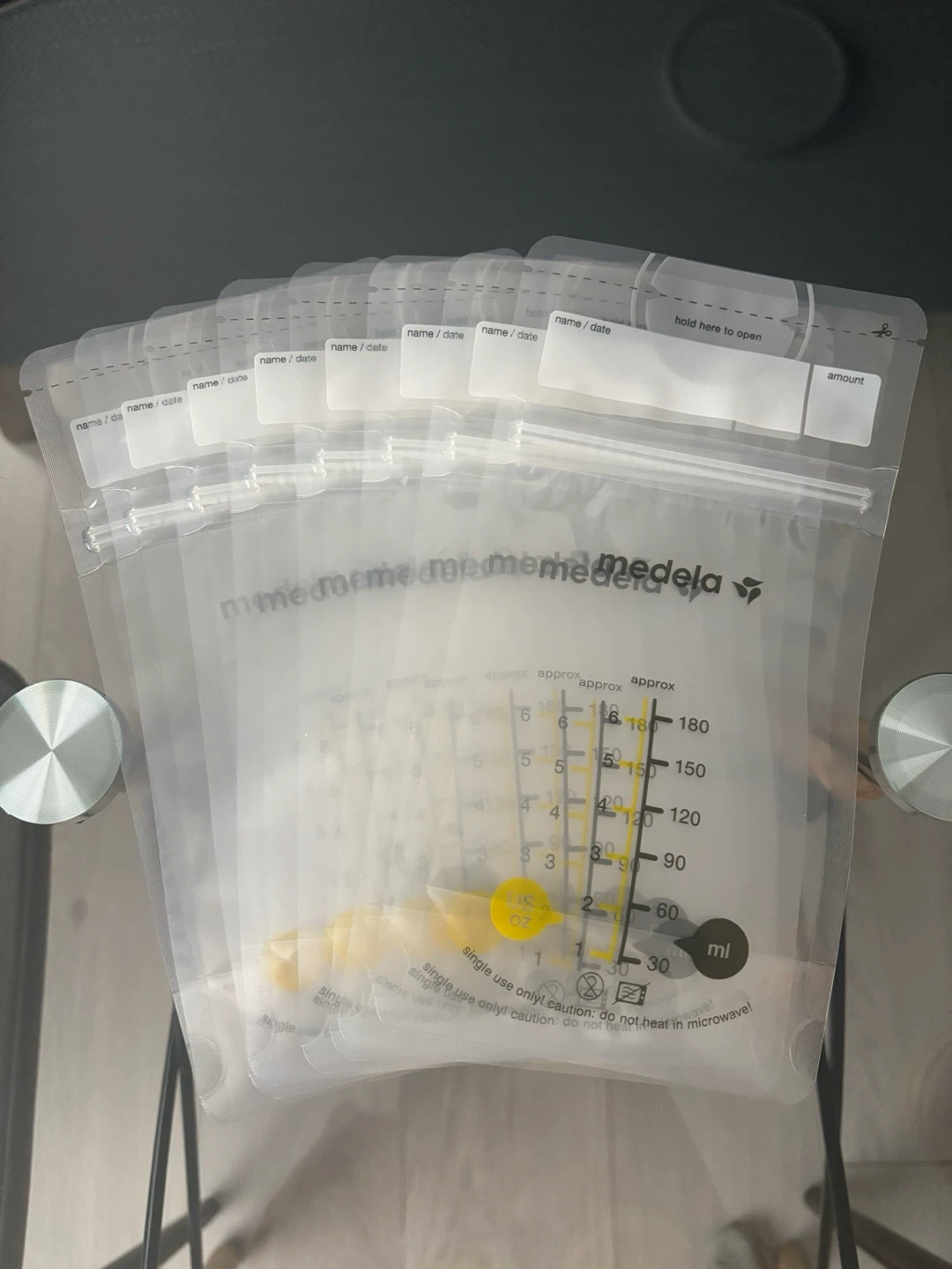 Medela Storage Bags + Nursing Pads - photo 3