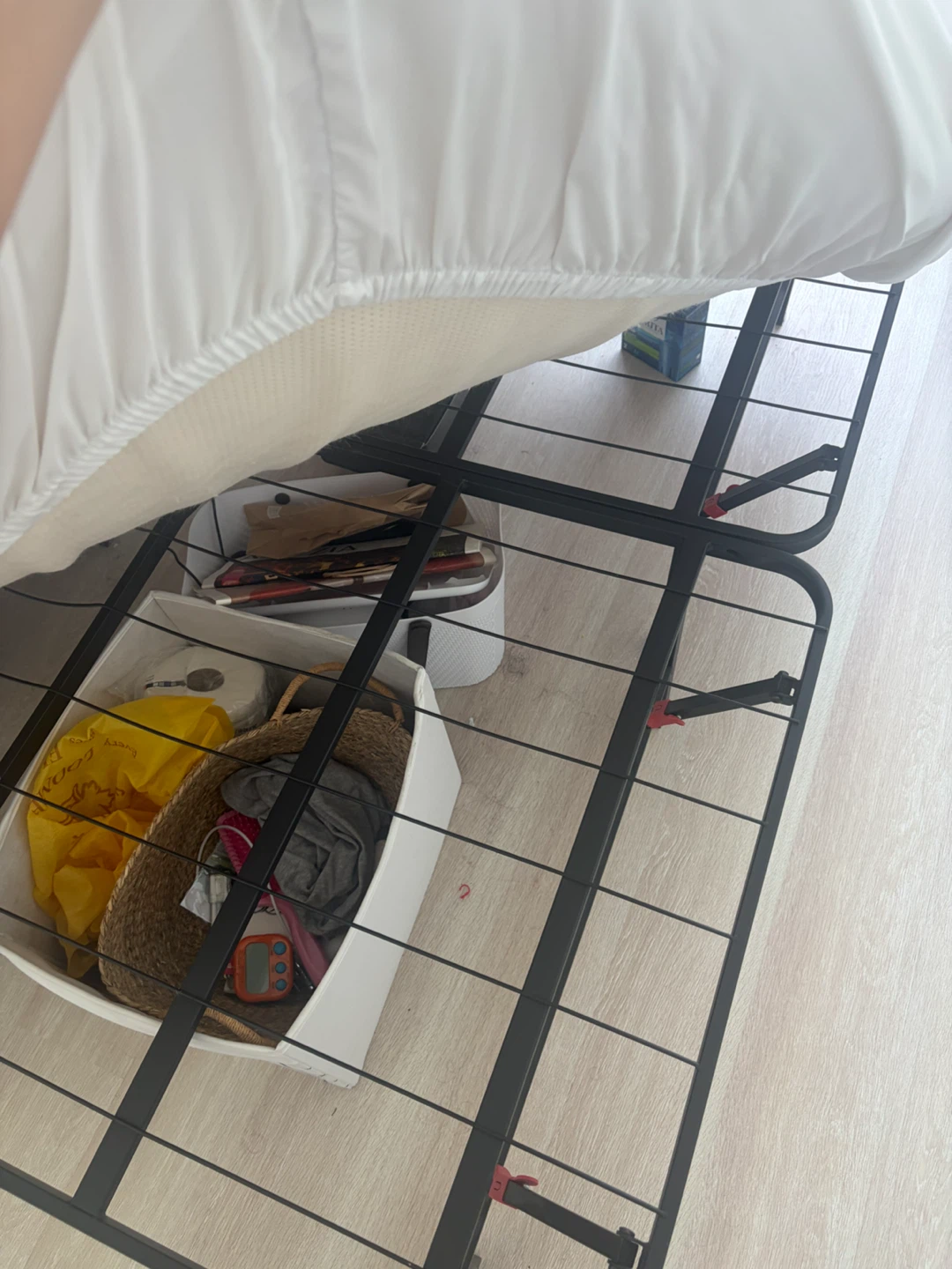 Metal Bed Frame + mattress - photo 2
