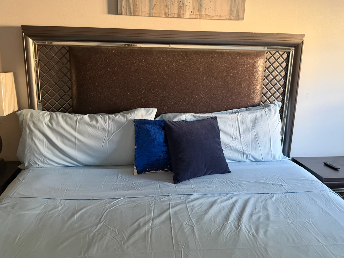 Modern 6-Piece King Bedroom Set – Excellent Condition ✨